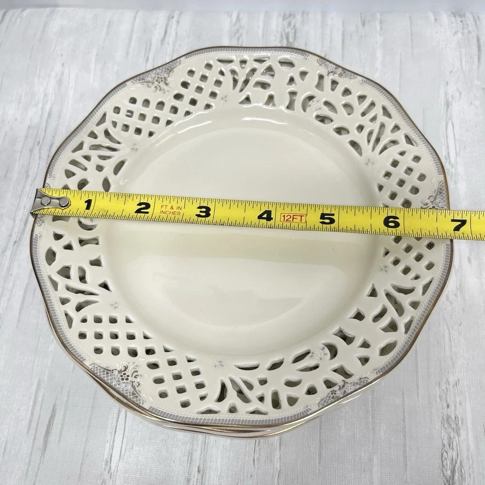 Oscar De‎ La Renta Fine China UH 105 Bouquet Gray Reticulated Plates Set 6.75